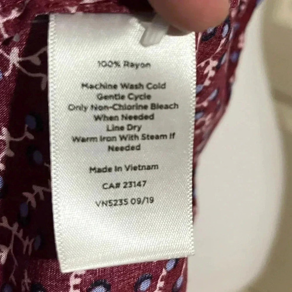 Talbots POET SLEEVE WRAP TOP - CURLY
ROSES medium petite - Picture 5 of 9